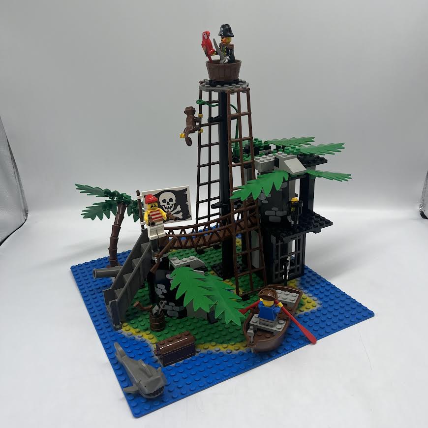 6270 Forbidden Island - Used LEGO Pirates Set