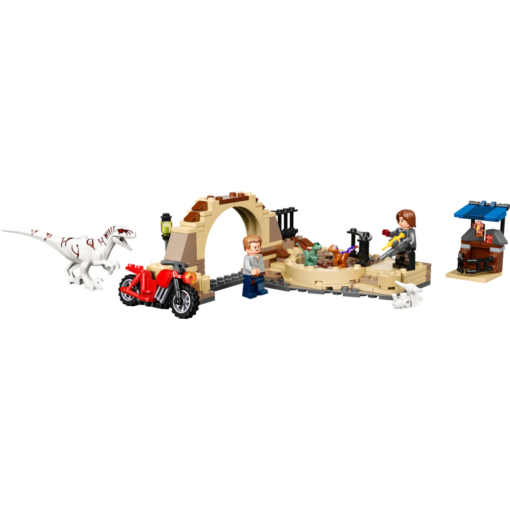 76945 Atrociraptor Dinosaur: Bike Chase - Image 2