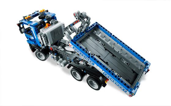 8052 Container Truck - Certified Used, 100% Complete LEGO Technic Set - Image 2