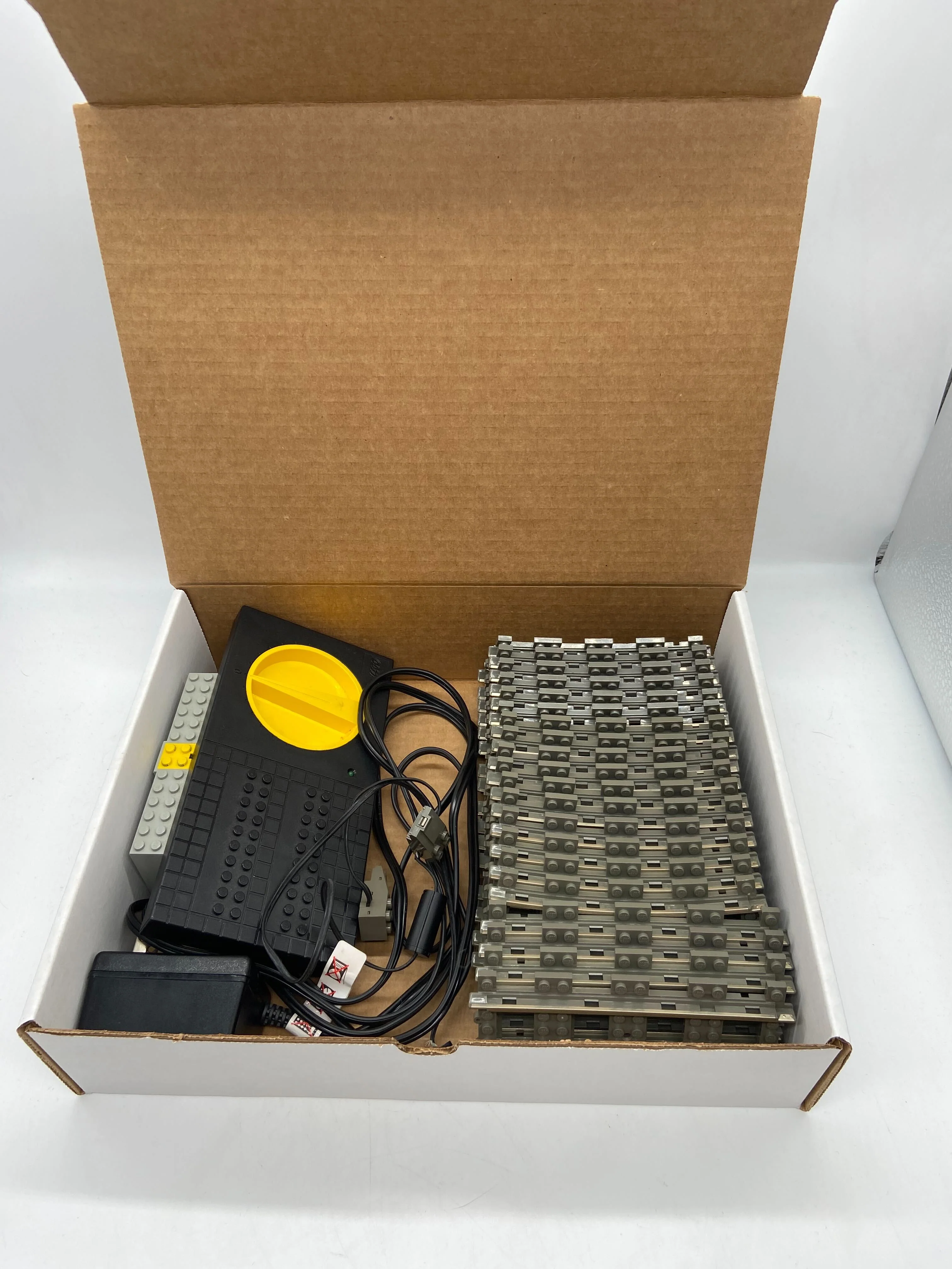 9-Volt Train Track Starter Kit - Image 4