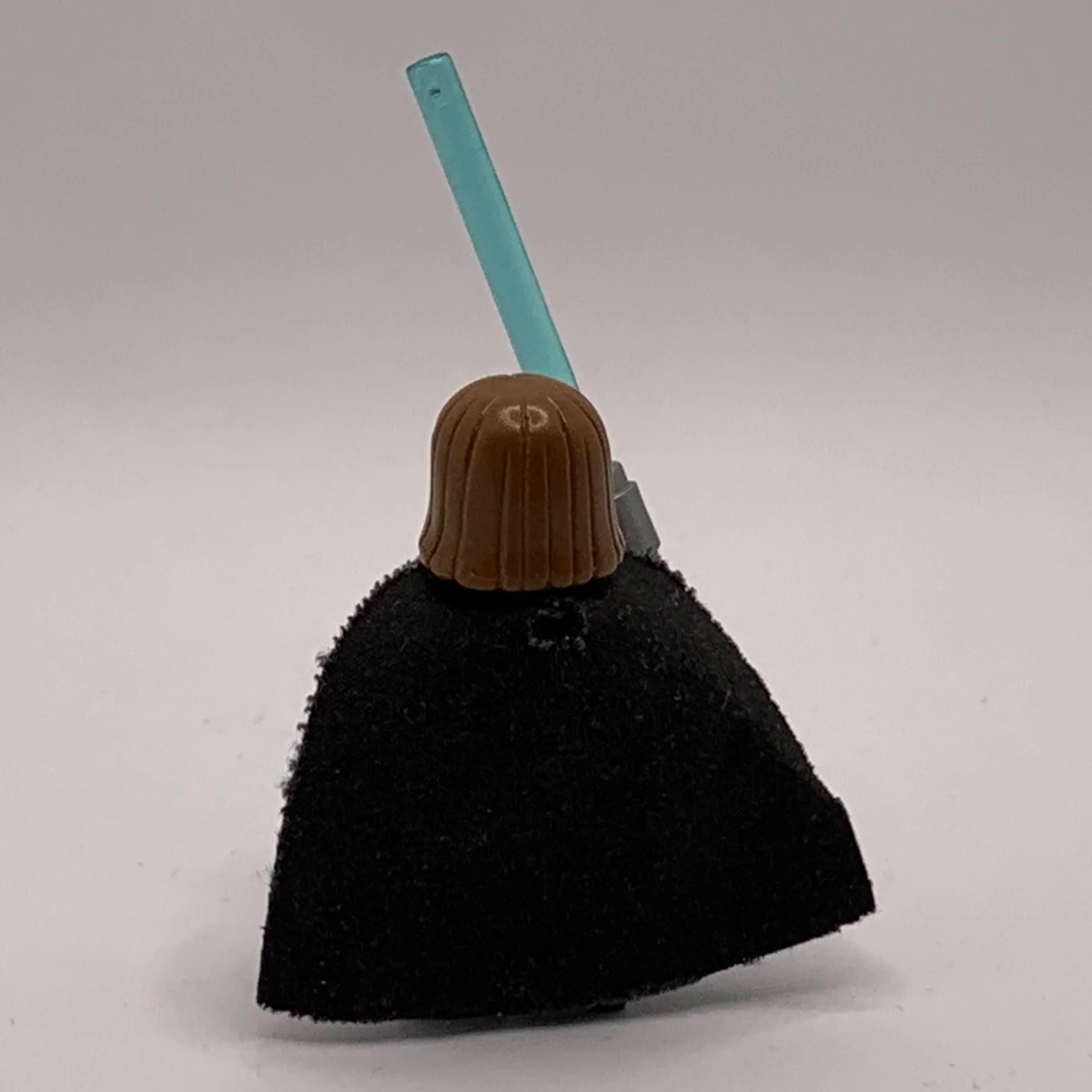 Anakin Skywalker with Light-up Lightsaber - Image 3