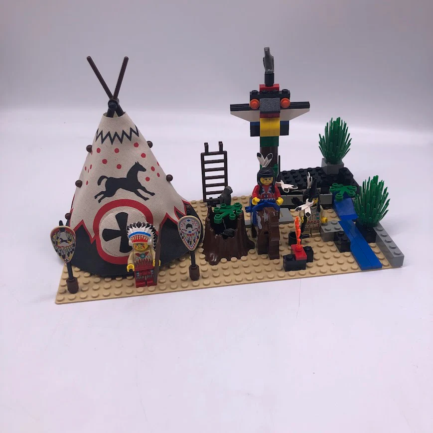 Chief's Tepee 6746 Used LEGO Western set