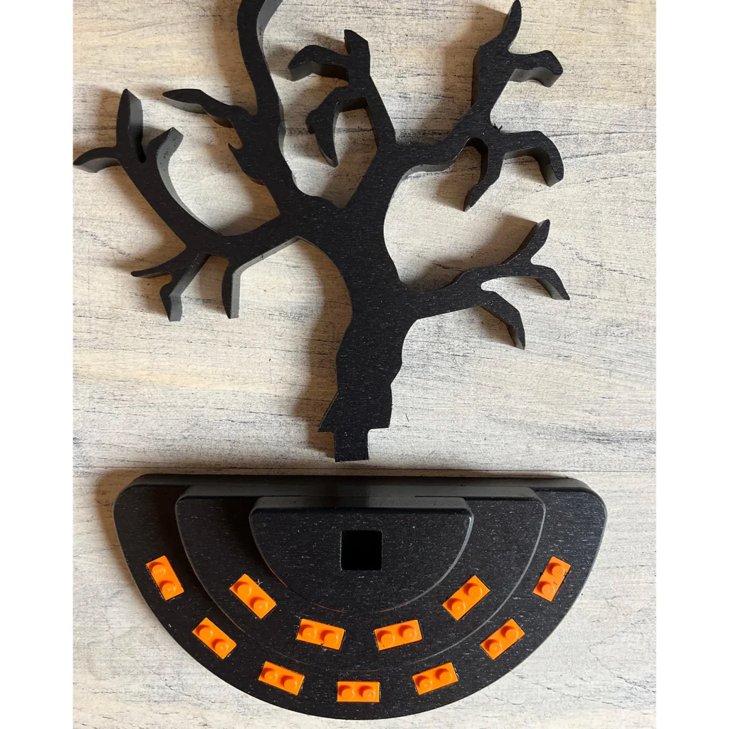 Minifigure Display - Spooky Tree - Image 4