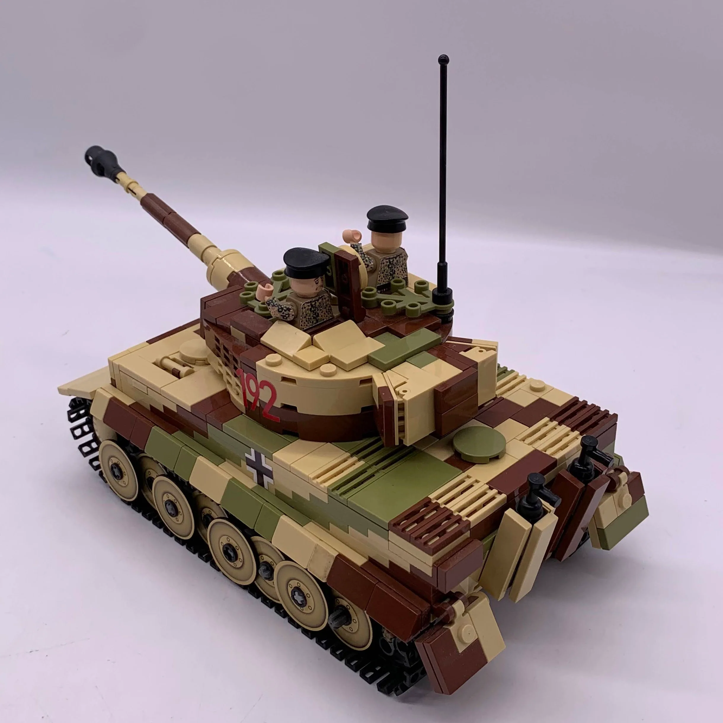 Tiger 192 - WWII Heavy Tank - Custom LEGO® Kit - Image 2