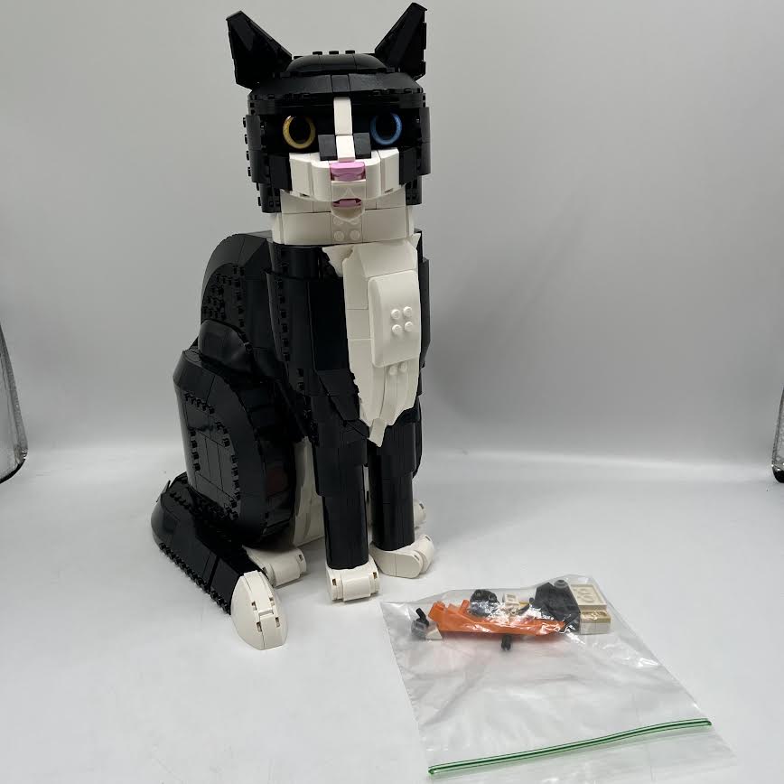 Tuxedo Cat 21349 - Used LEGO Ideas Set